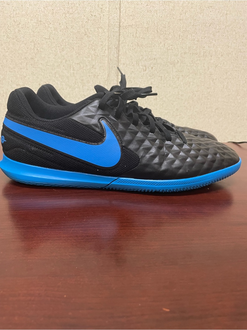 Nike Tiempo Legend 8 Club men’s size 10